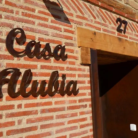Сasa de vacaciones Casa Alubia *